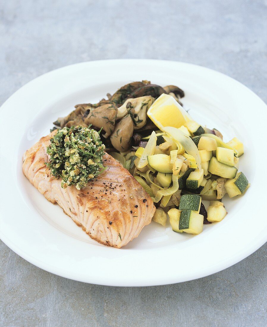 Salmon fillet with vegetables