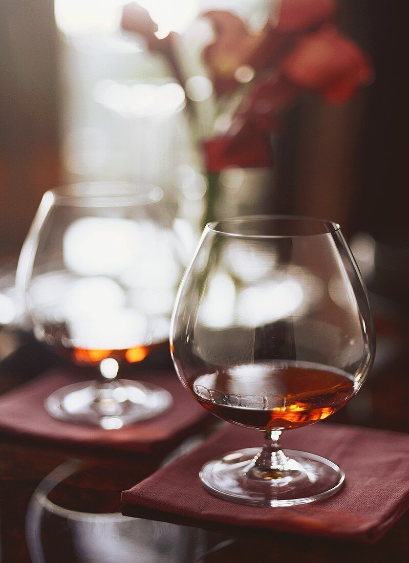 Zwei Gläser Cognac