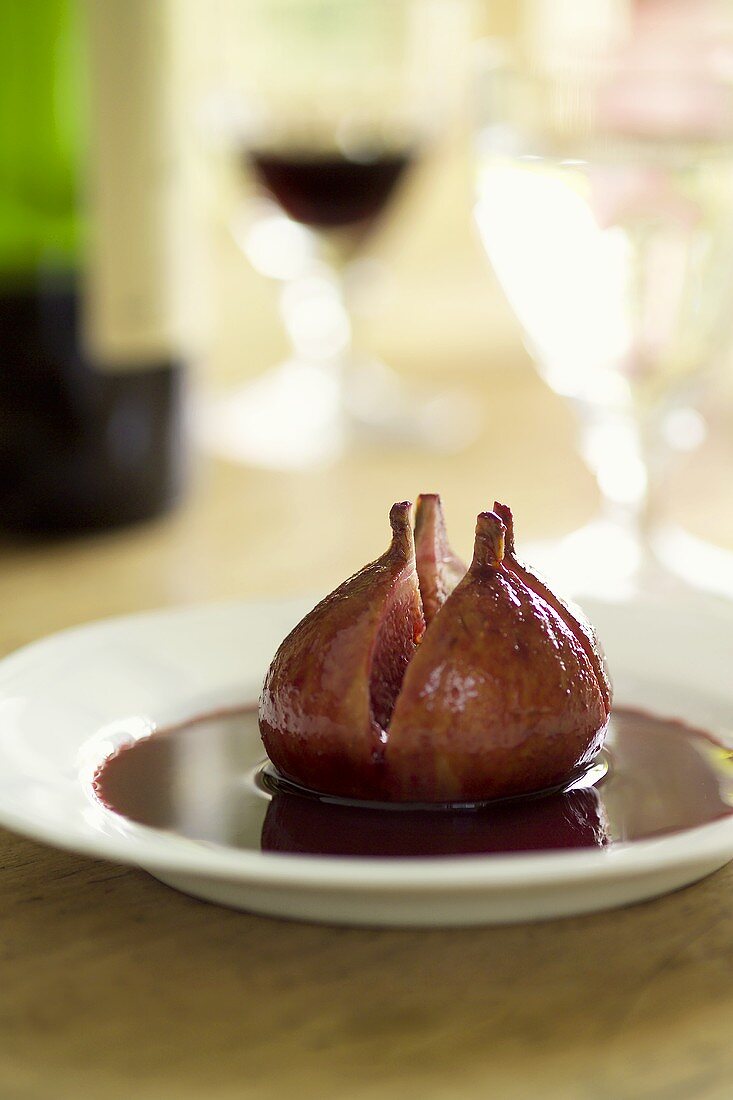 Poached figs in red wine
