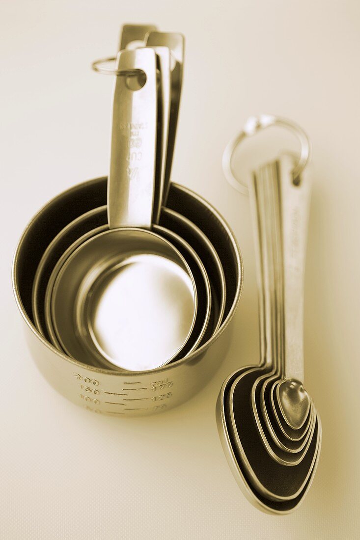Measuring cups and spoons