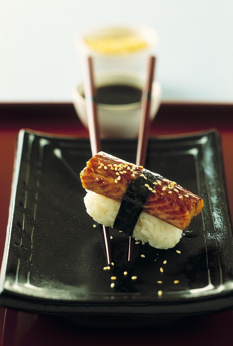 Anago-Sushi (Nigiri-Sushi mit Meeraal)