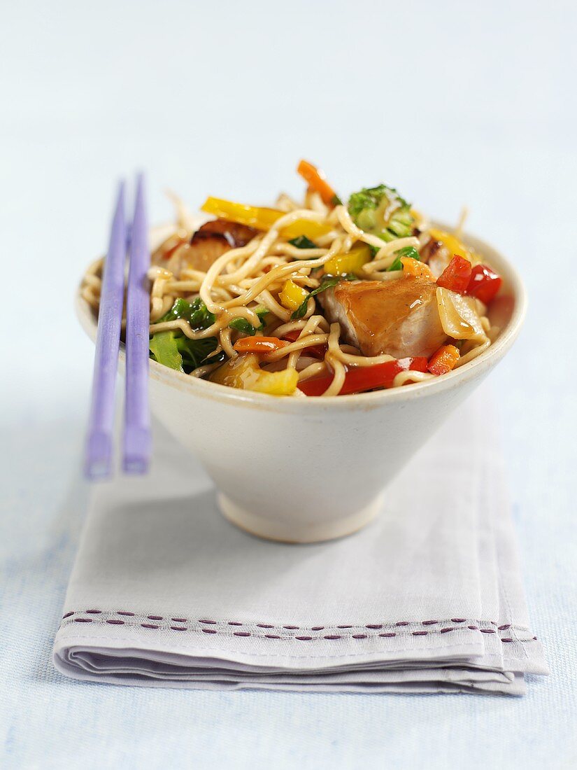 Fried Egg Noodles With Vegetables And License Images 863939 Stockfood