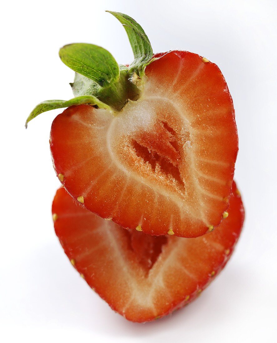 Eine halbierte Erdbeere