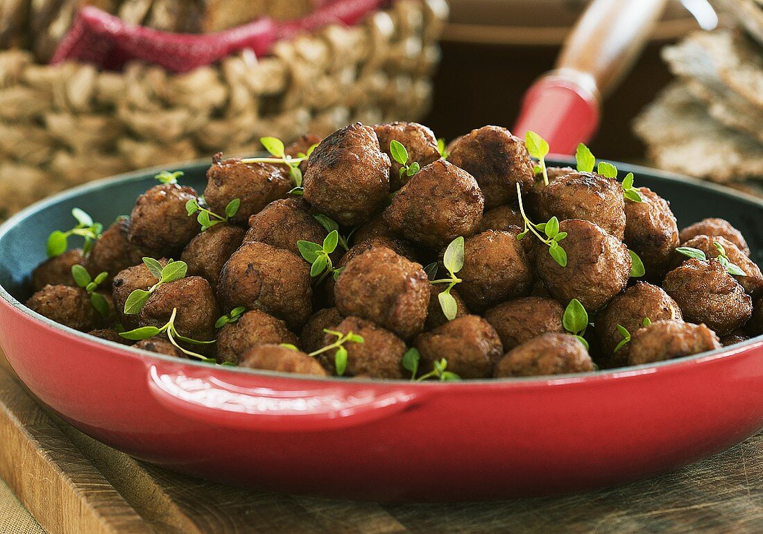 Meatballs with thyme