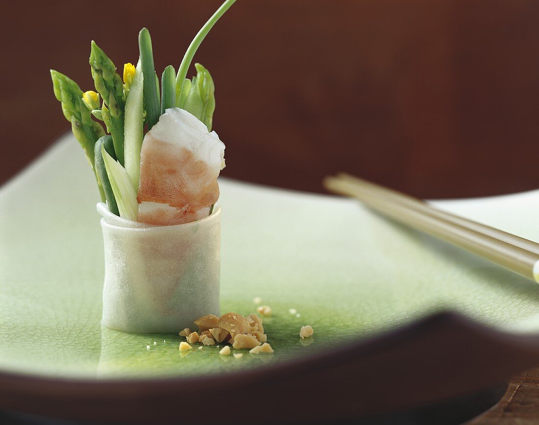 Rice paper roll with giant freshwater prawn