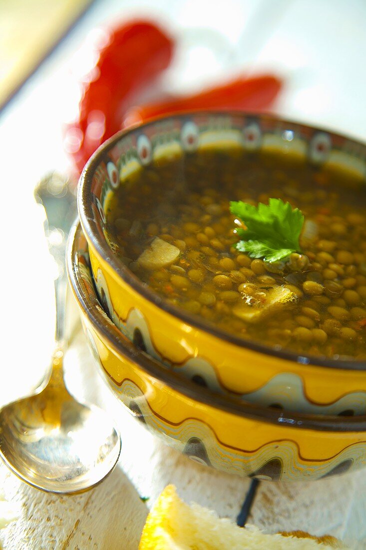 Leshta s chesun (Bulgarian lentil soup with garlic)