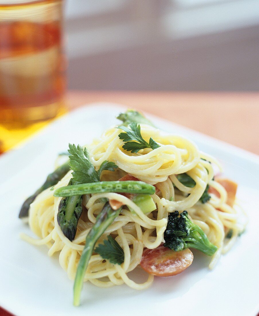 Linguine with vegetables