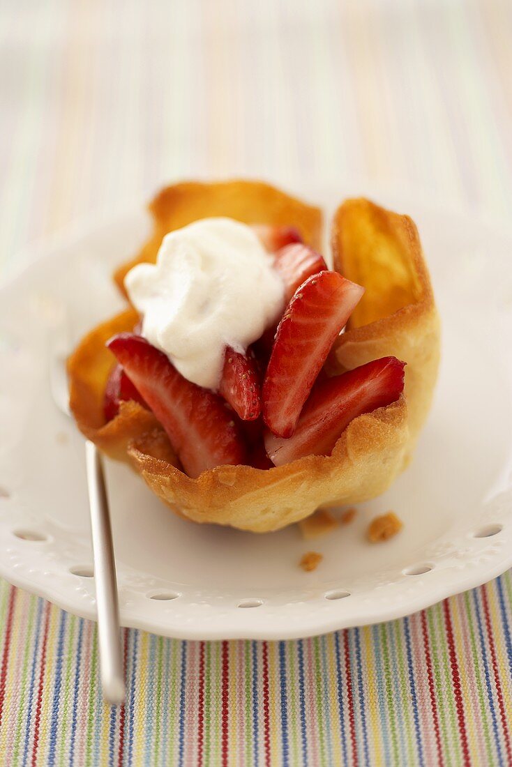 Strawberry tart in wafer pastry