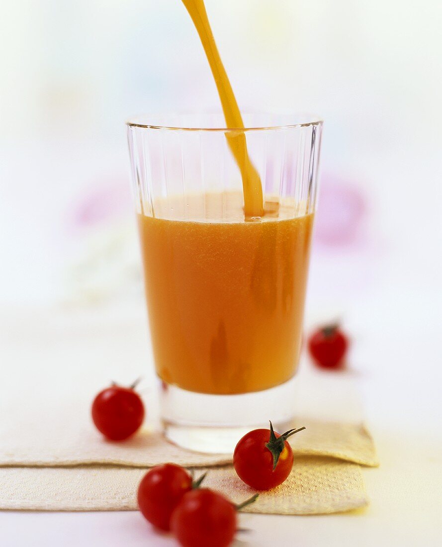 Frisch gepresster Tomatensaft