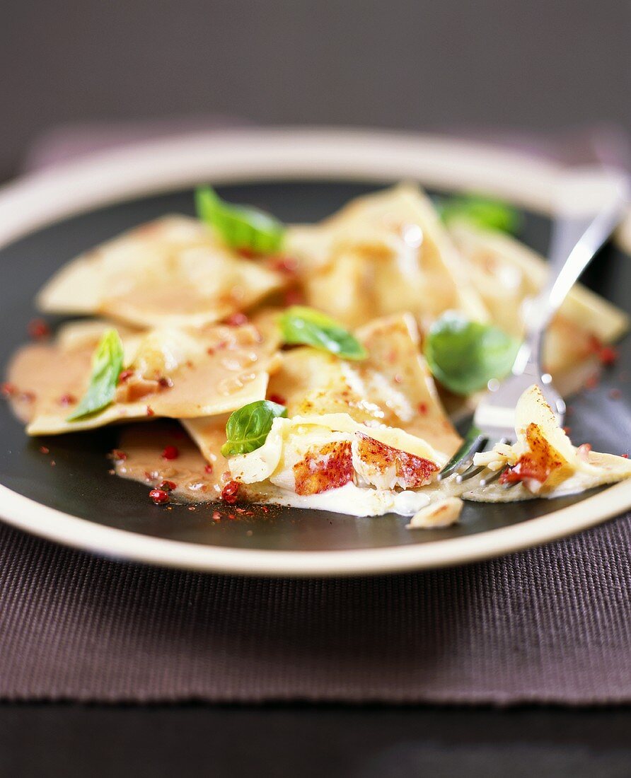 Hummerravioli mit Tomaten-Sahne-Sauce