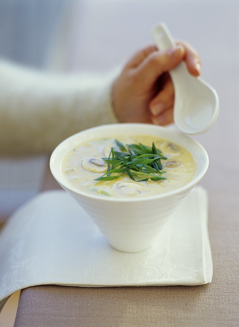 Cremesuppe mit Mais und Pilzen