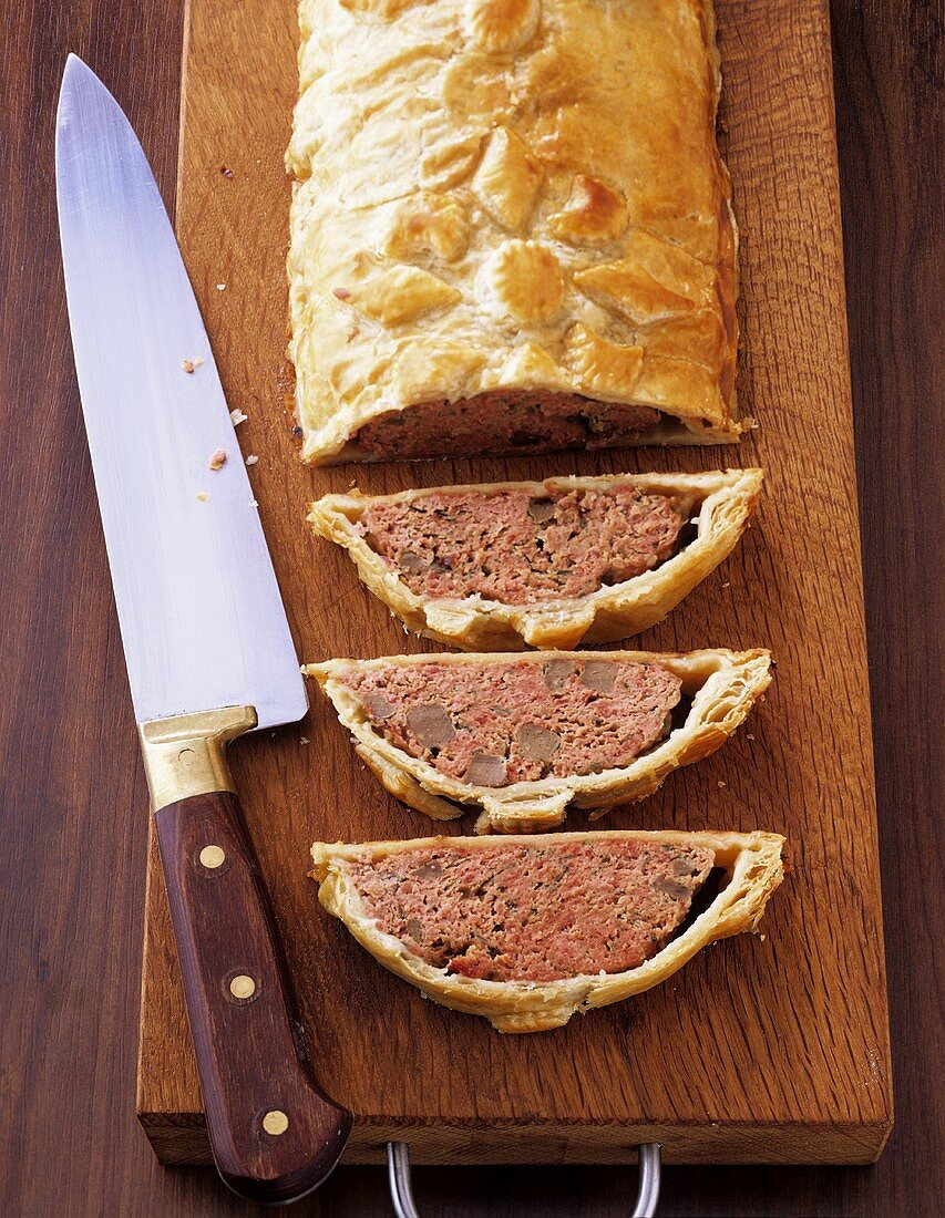 Calf's liver pate in puff pastry