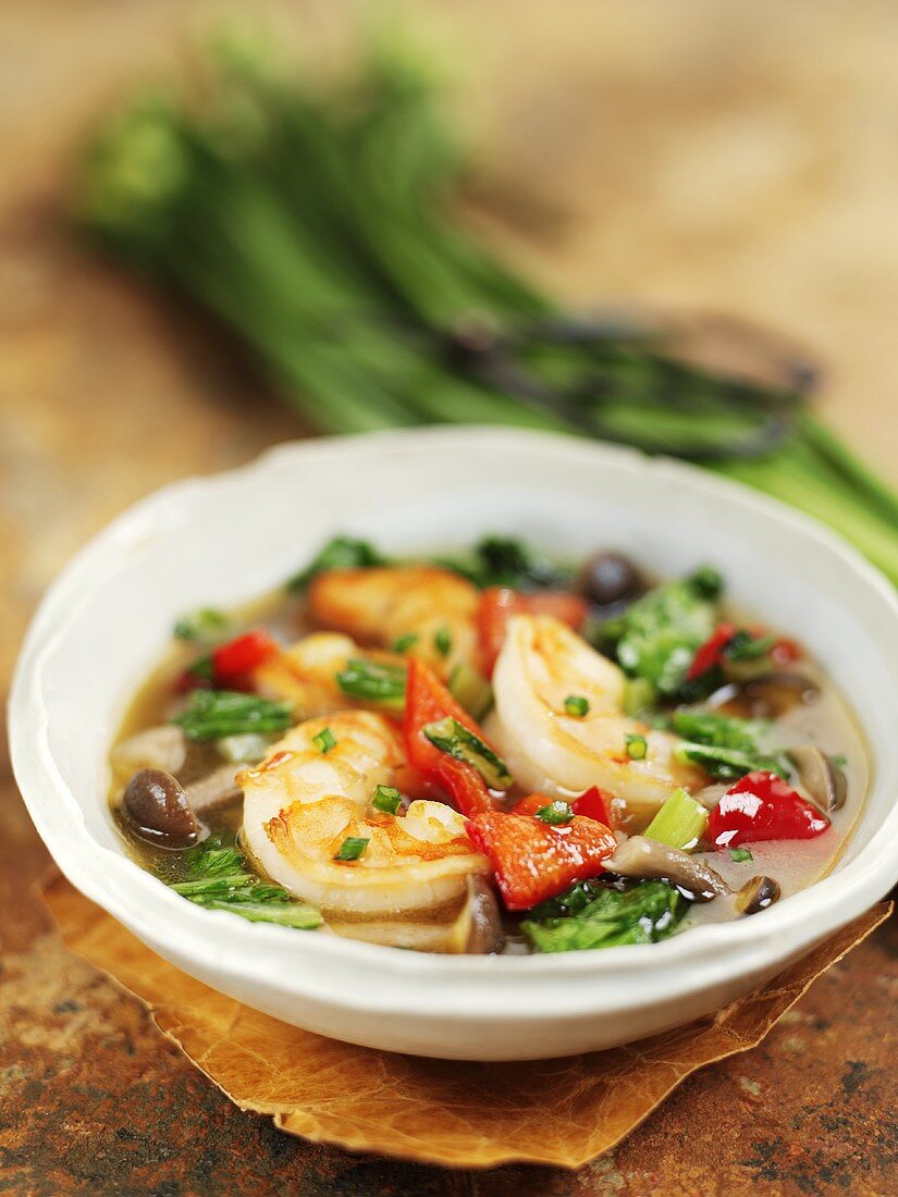 Braised shrimps with vegetables (China)