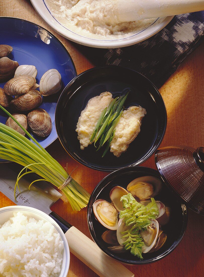 Venusmuschel- & Suppe mit Fischklößchen