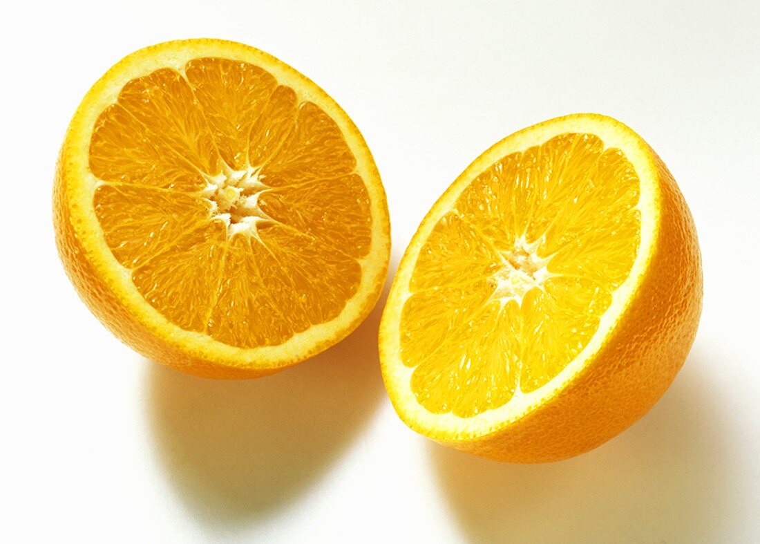 Orange, halbiert