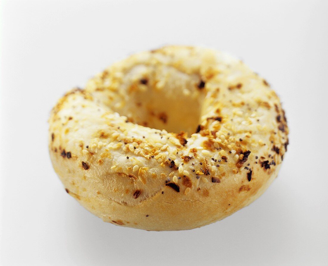 Bagel mit Mohn und Sesam