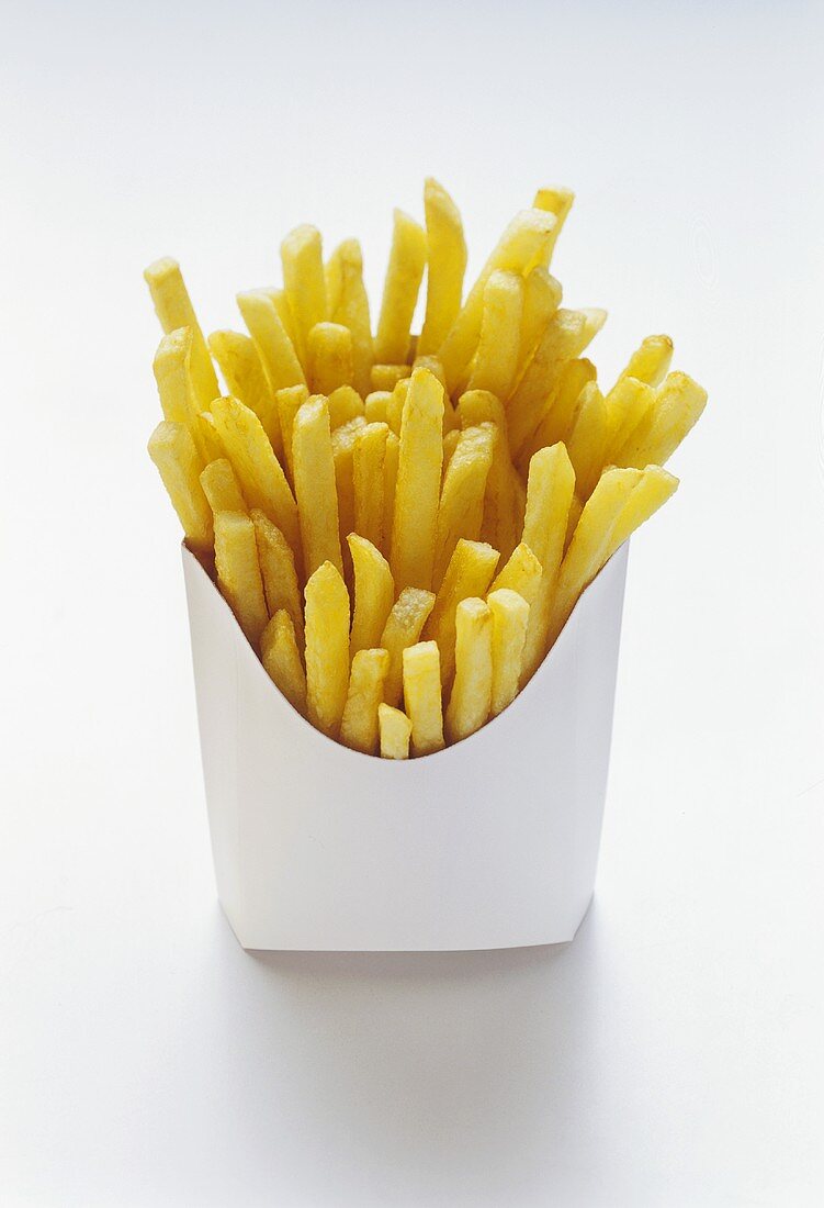 Pommes frites in weisser Fast-Food-Box