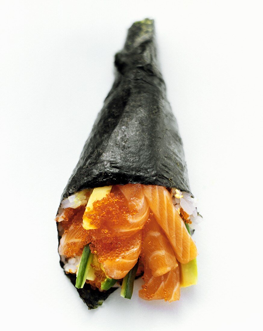Temaki-Sushi mit Lachs und Kaviar