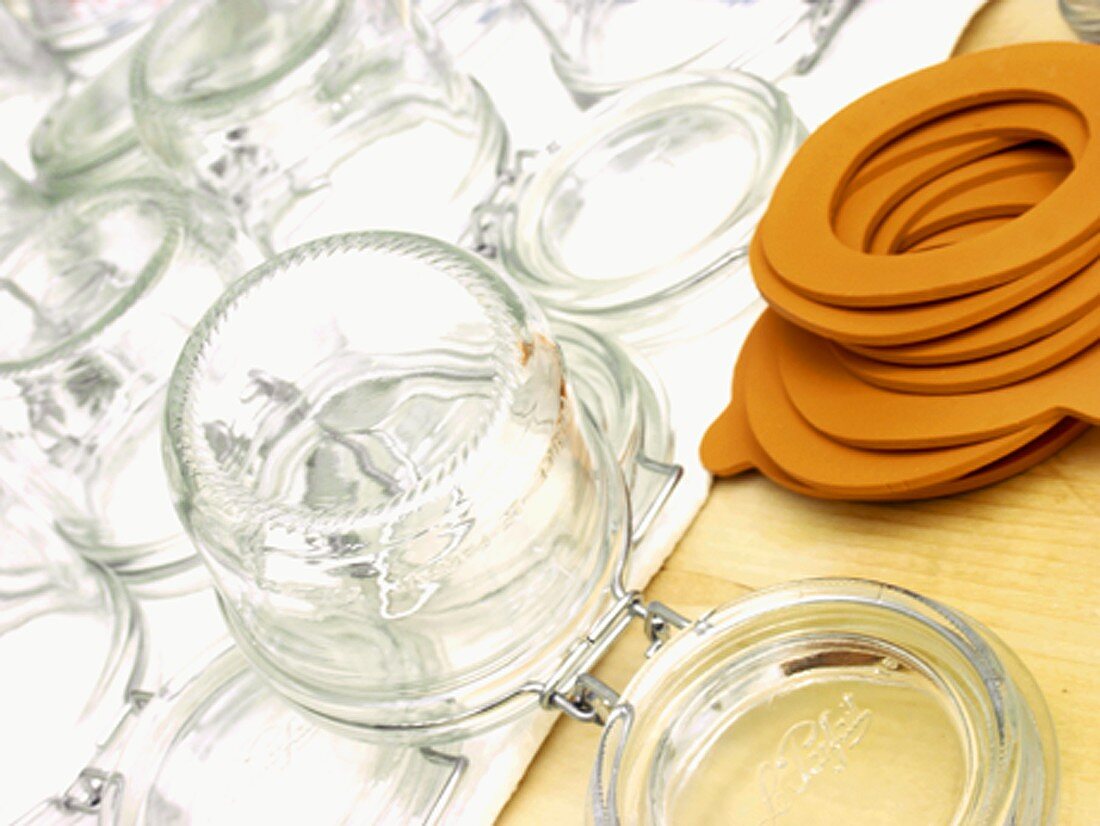 Preserving Jars with Rubber Rings