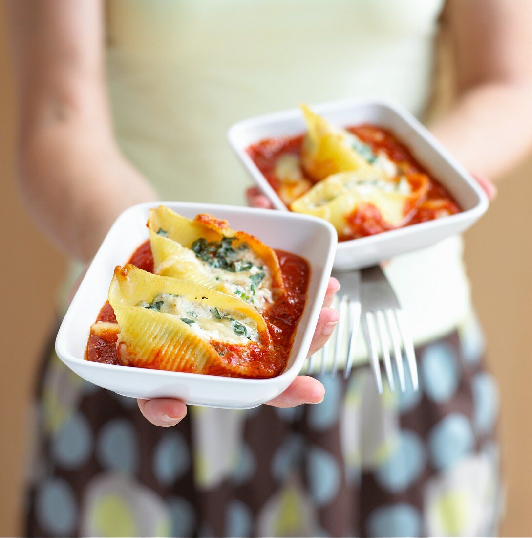 Conchiglie with spinach & ricotta filling and tomato sauce