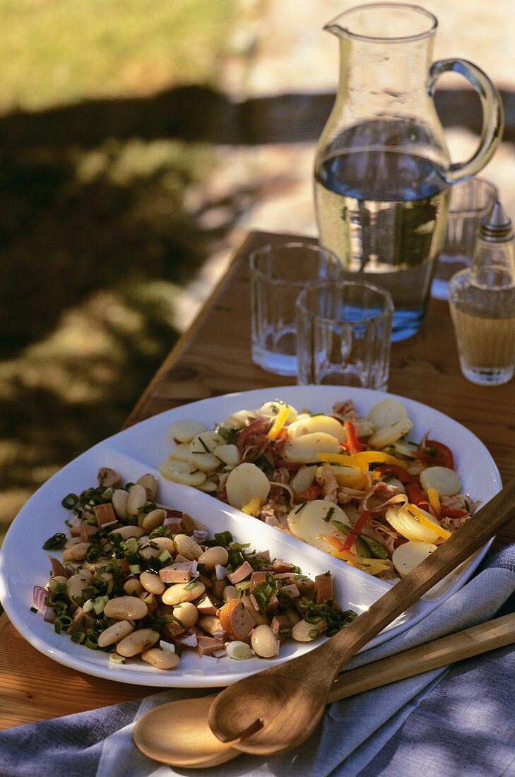 Bohnensalat mit Fleischwurst und Kartoffelsalat