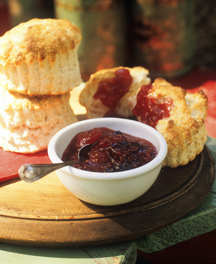 Scones with fig and berry jam