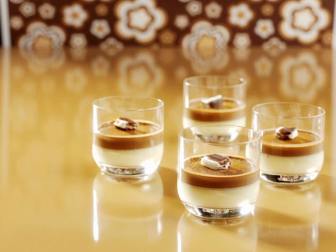 Peppermint-toffee dessert served in glasses