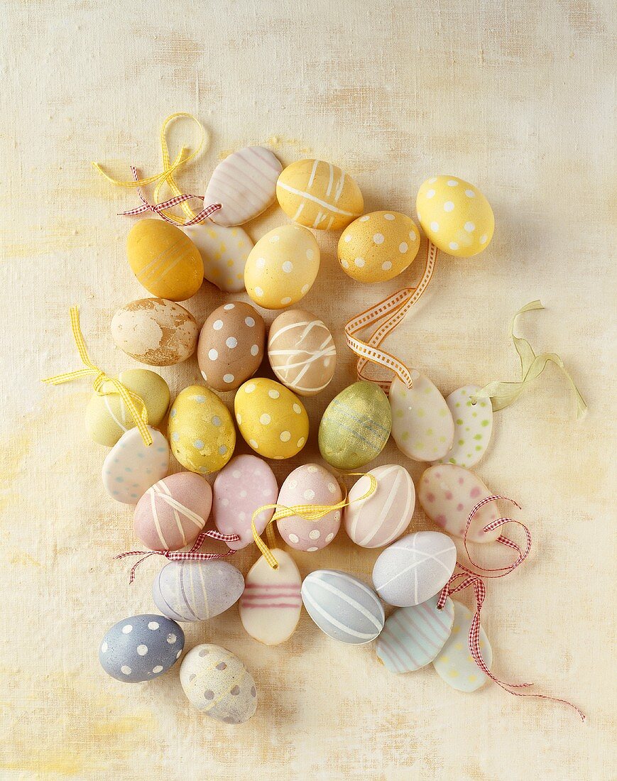 Easter eggs & egg-shaped biscuits with hangers for Easter tree