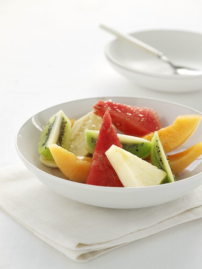 Würziger Fruchtsalat mit Melone und Kiwi