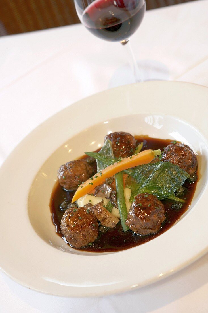 Meatballs with steamed vegetables