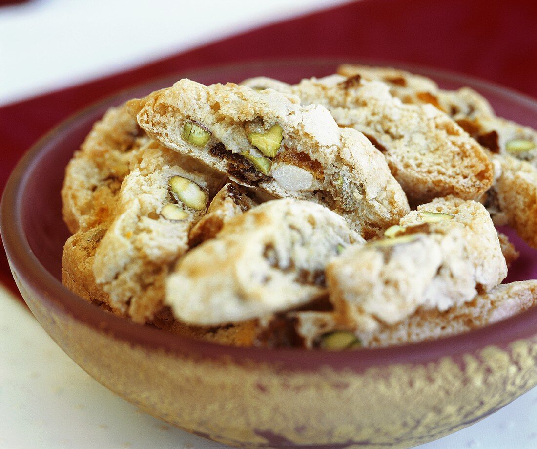 Cantucci con pistacchio e uvetta (Kekse), Toskana, Italien