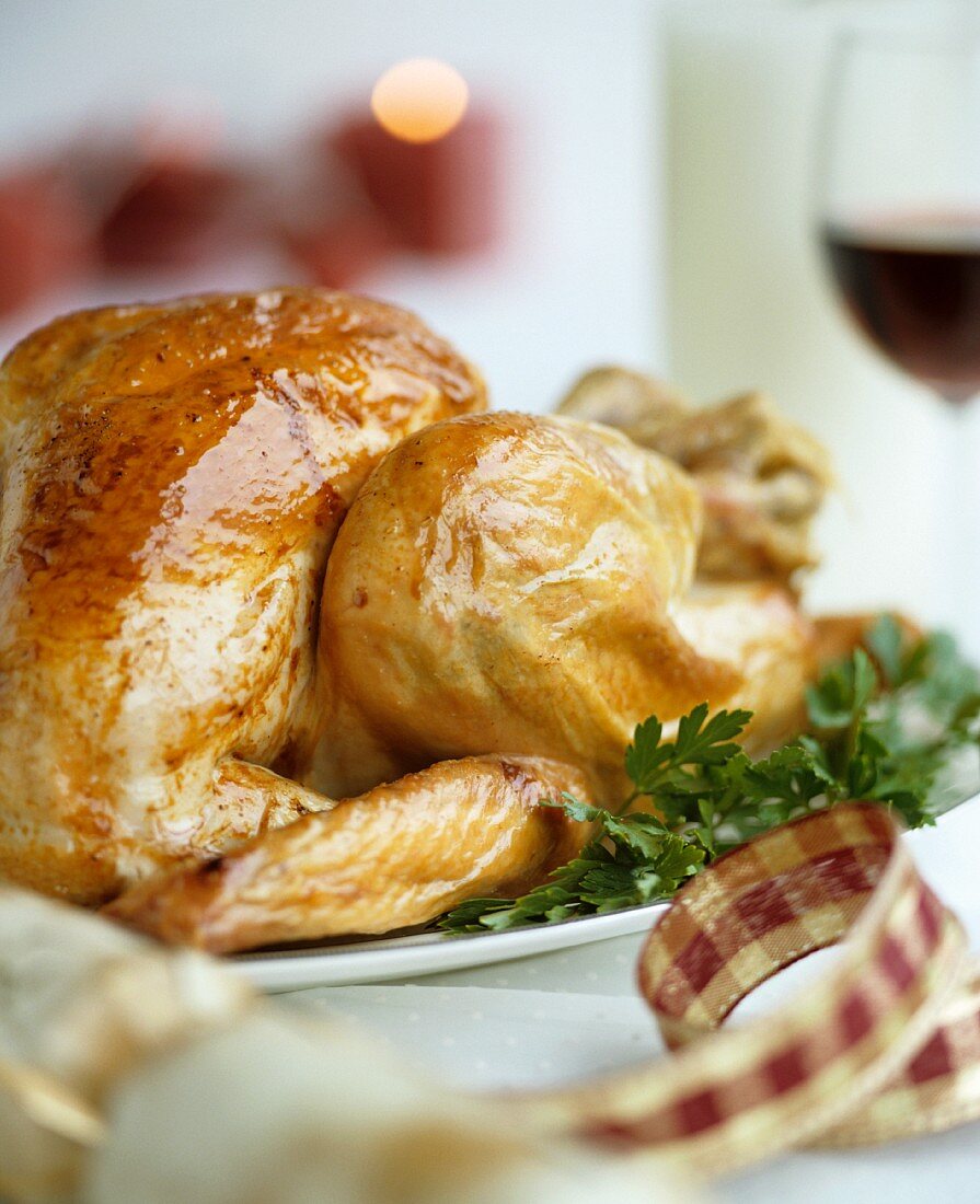 Whole turkey on a platter (Christmas)