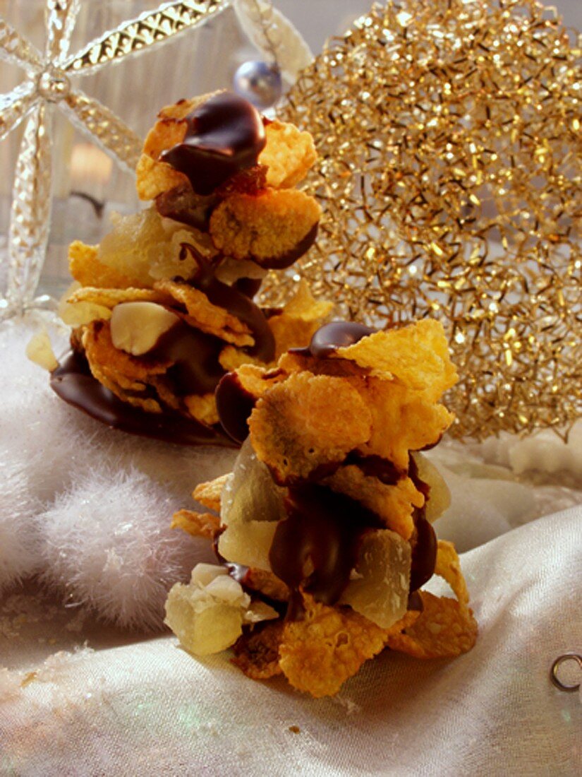 Cornflake clusters with chocolate