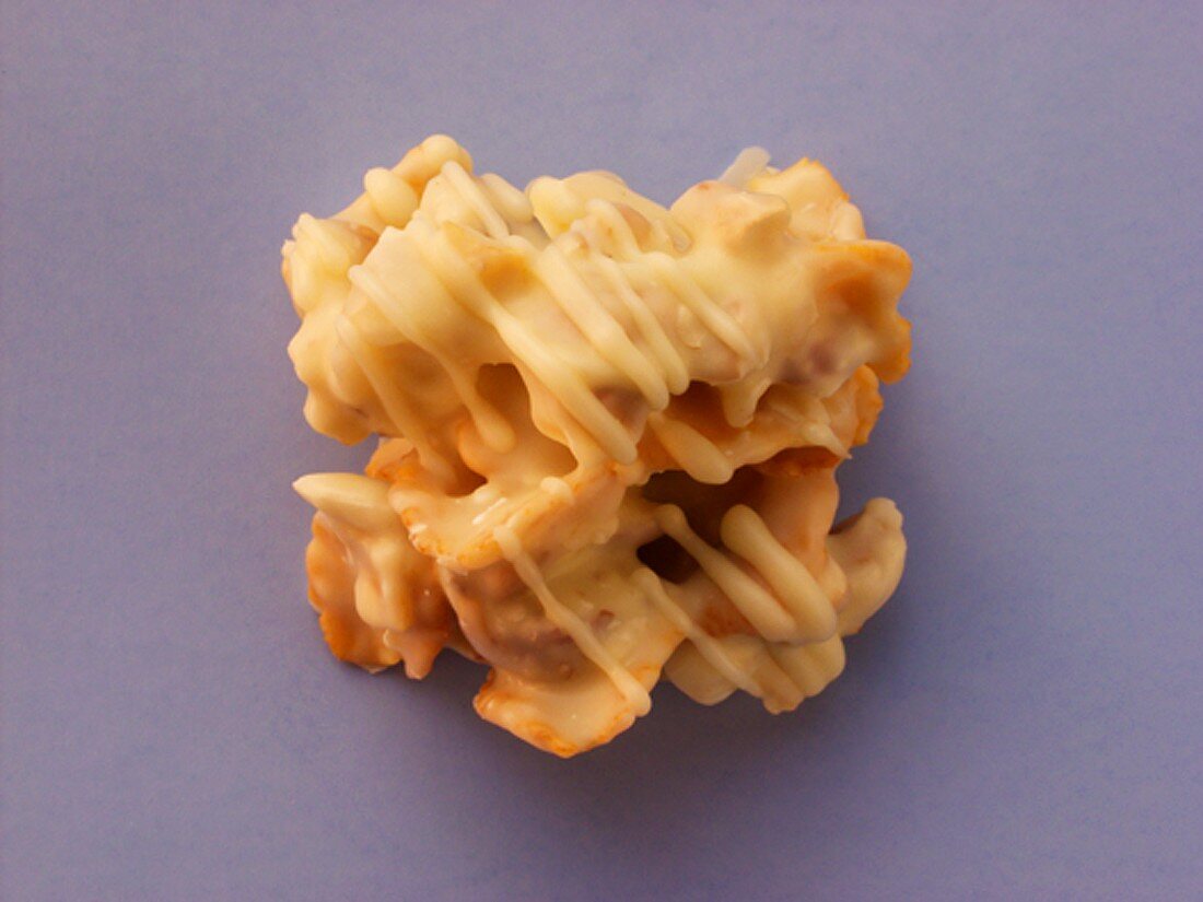 Almond cluster with white chocolate