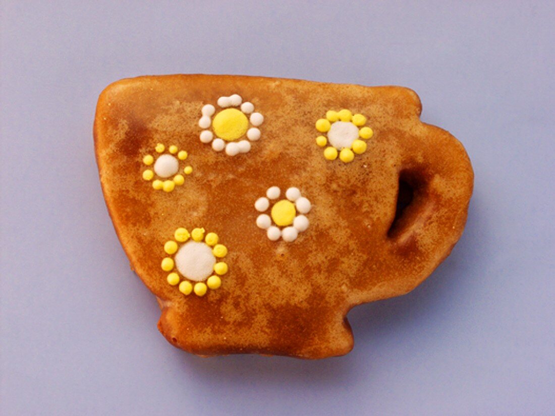 Gingerbread cup, decorated with flowers