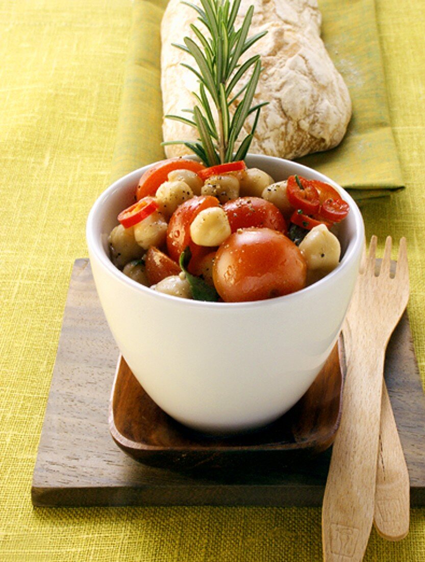 Kichererbsen-Tomaten-Salat