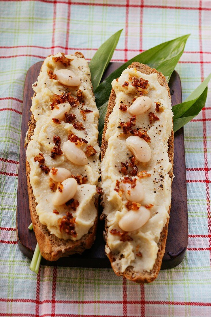 Baguettes with bean paste and diced bacon