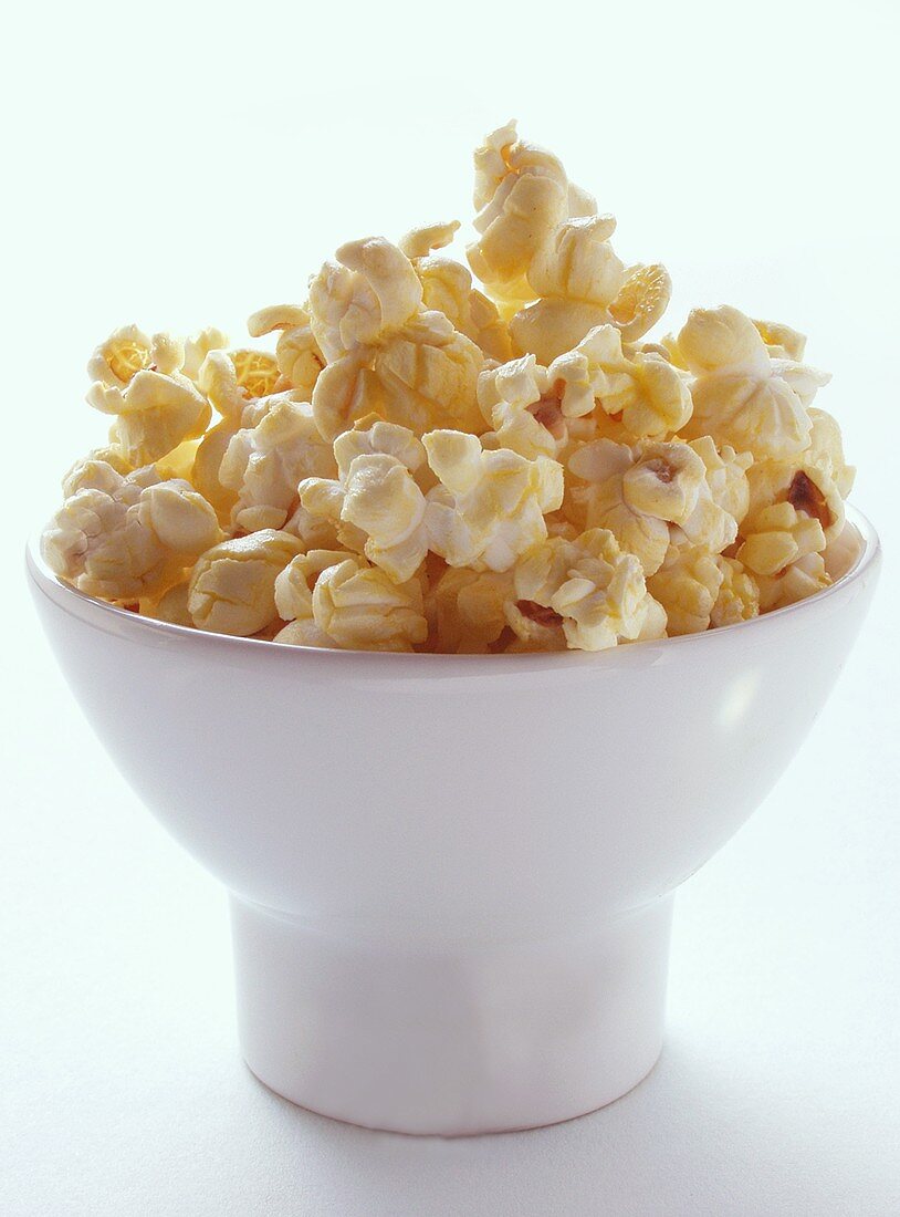 Popcorn in white bowl
