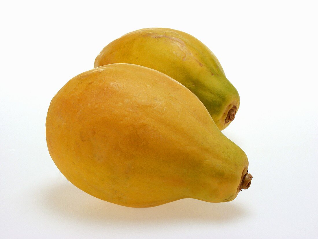 Zwei Papayas