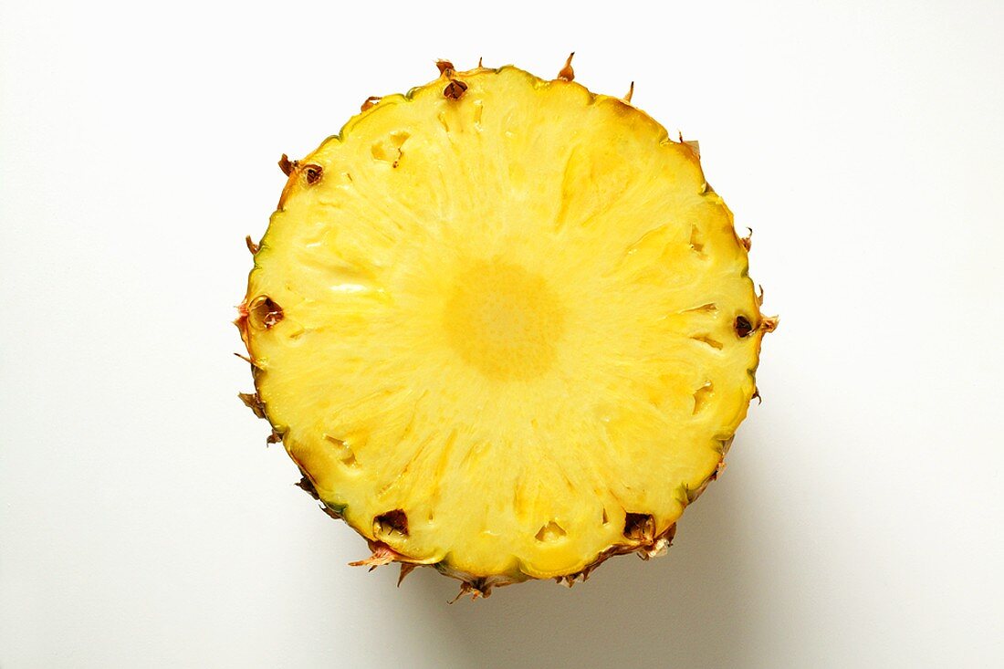 Fresh pineapple (cross-section)
