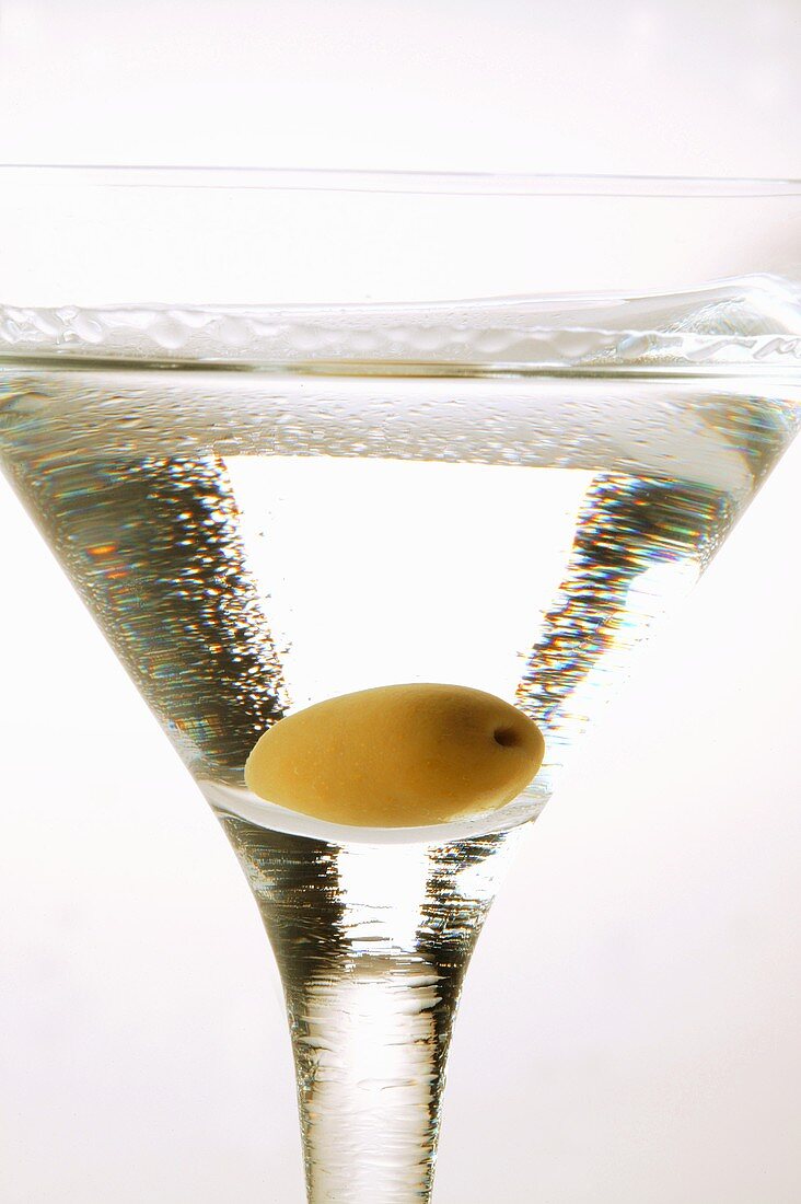 Martini mit grüner Olive