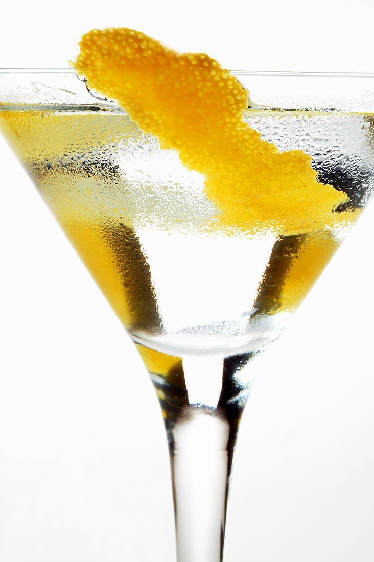 Martini mit Zitronenschale