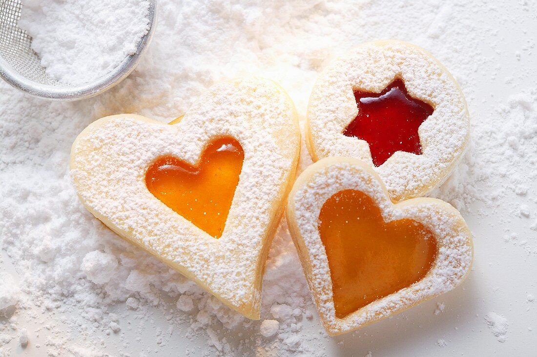 Biscuits with jam and icing sugar