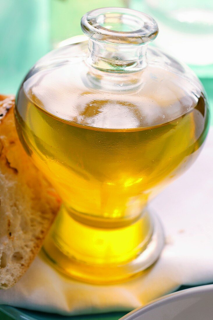 Olive oil and white bread