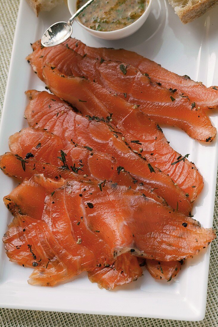 Graved lachs with dill; mustard sauce; white bread
