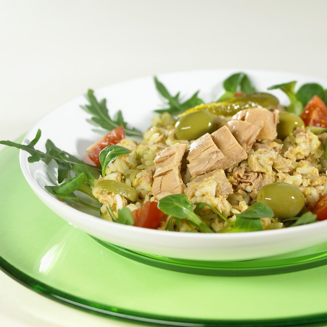 Rice salad with tuna and olives