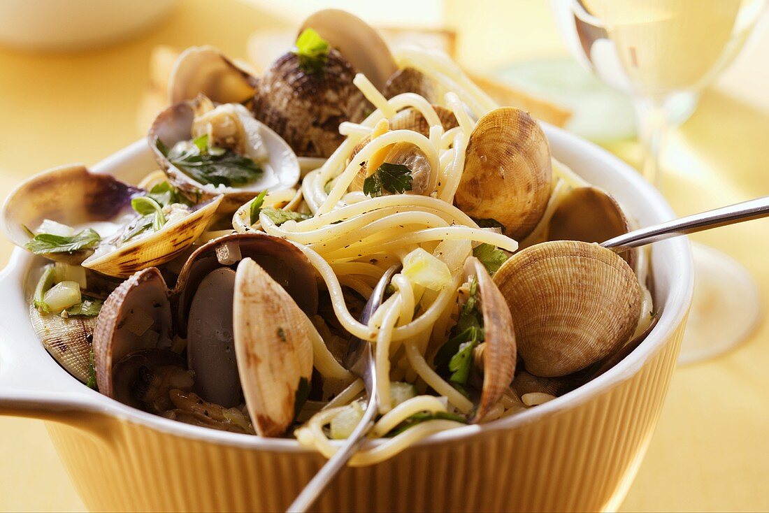 Spaghetti Vongole mit Kräutern