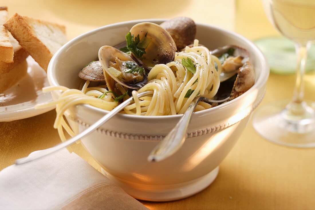 Spaghetti Vongole mit Kräutern