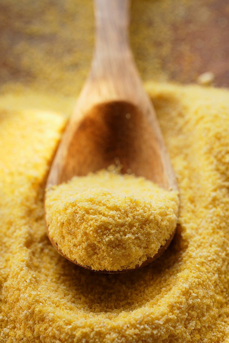 Polenta mit Holzlöffel