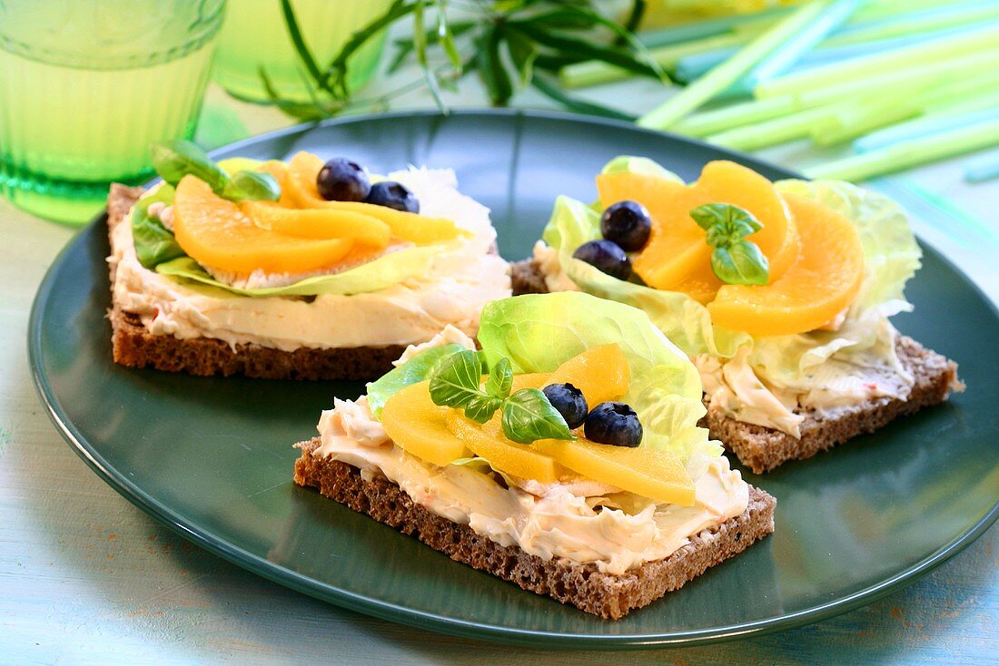 Open turkey sandwiches with fruit